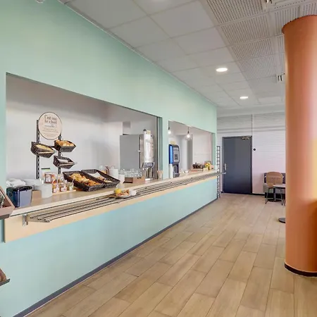 Ibis Hotel 2*